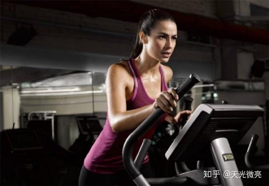 锻炼新选择！伊尚跑步机E5，让健康生活更精彩
